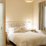 Rural Ohana Hotel 3*
